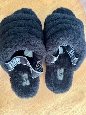 UGG Fluff Yeah Slide Black Sheepskin Slippers Womens Platform Logo Strap Sandals